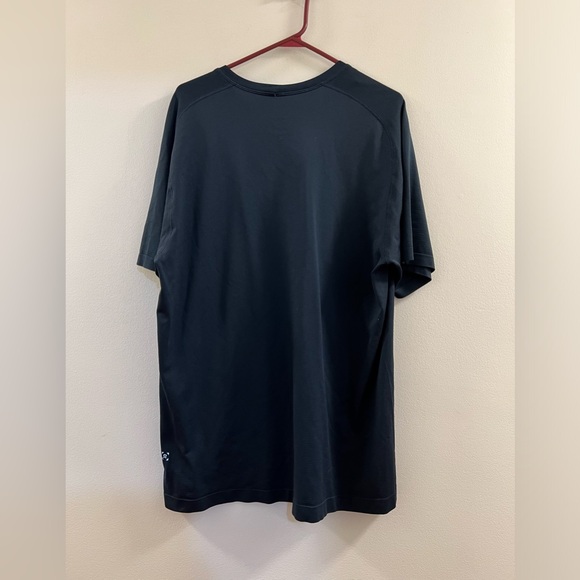 17. Lululemon Mens “Metal Vent Tech” Short Sleeve Tee - Picture 12 of 13